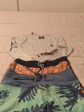 Boy's Hurley Light Gray Rash Guard with Multi-Panel Tropical Boardshorts